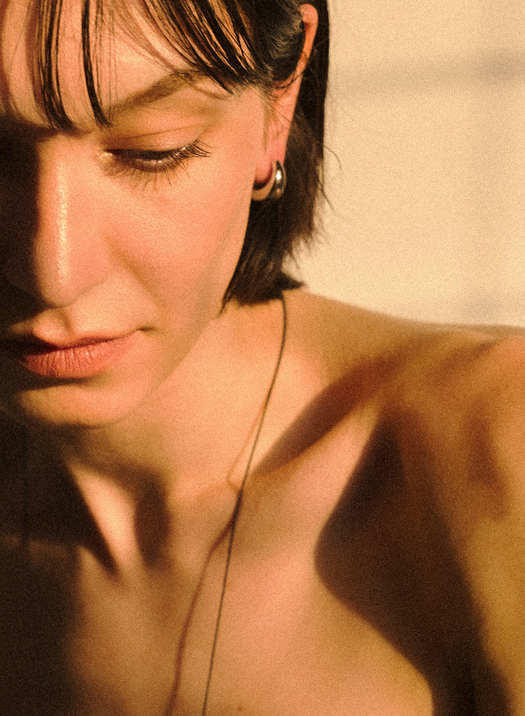 The Luna Curve One-Touch Hoop Earrings