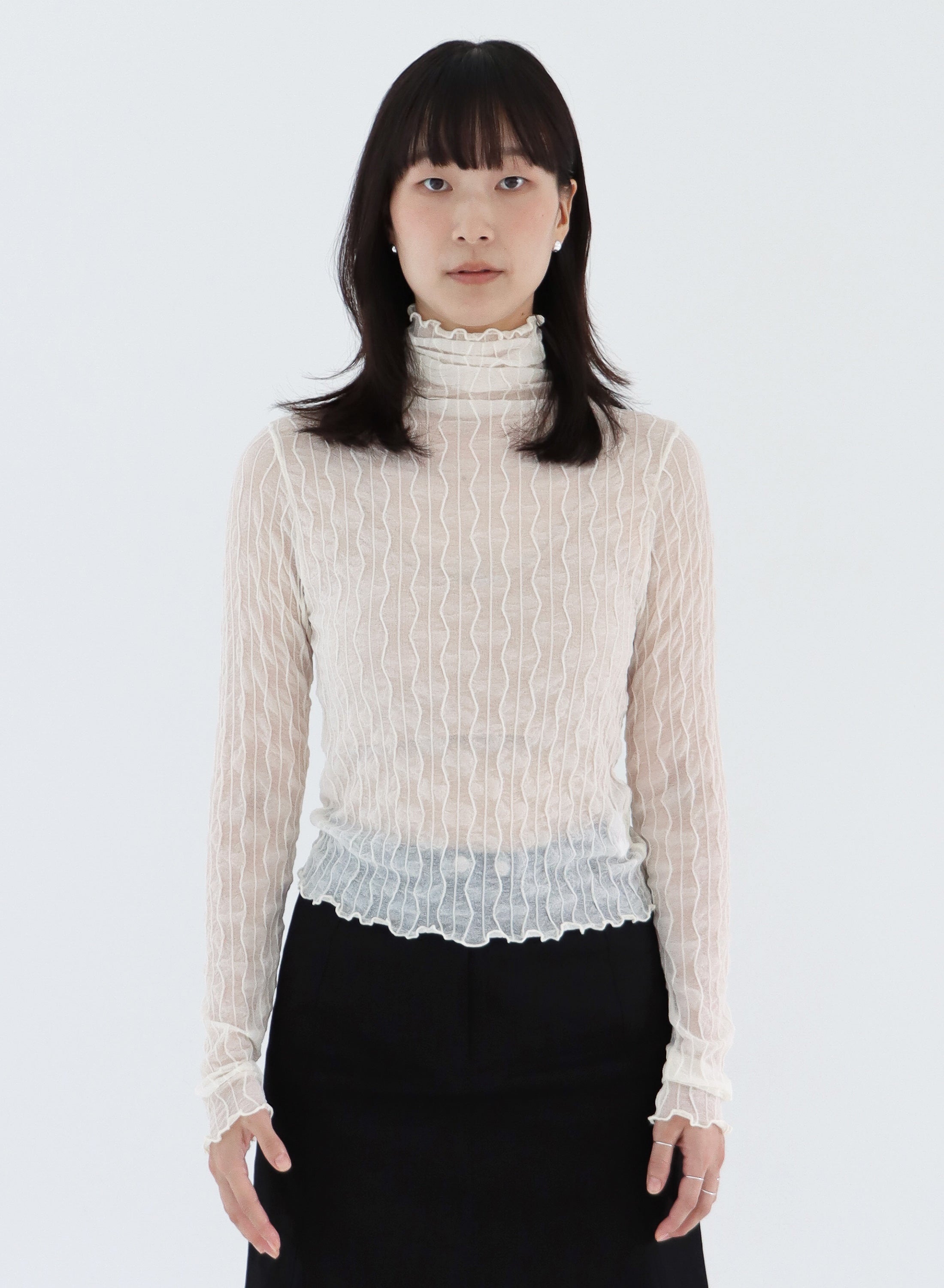 WAVY HIGH NECK TOP