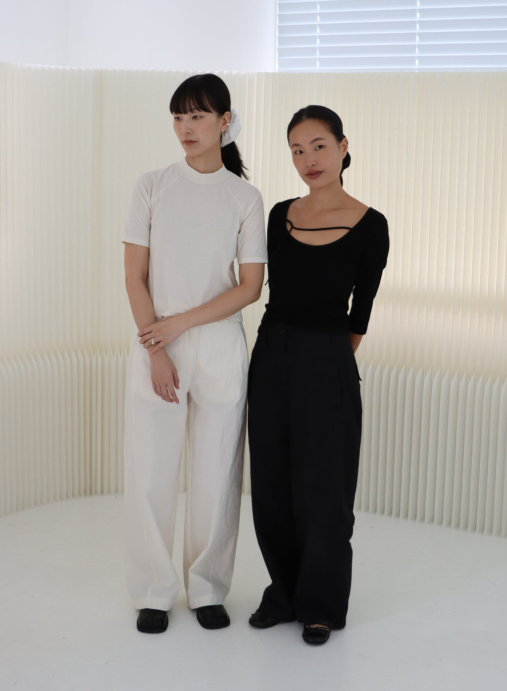 WIDE LEG CRISPY PANTS