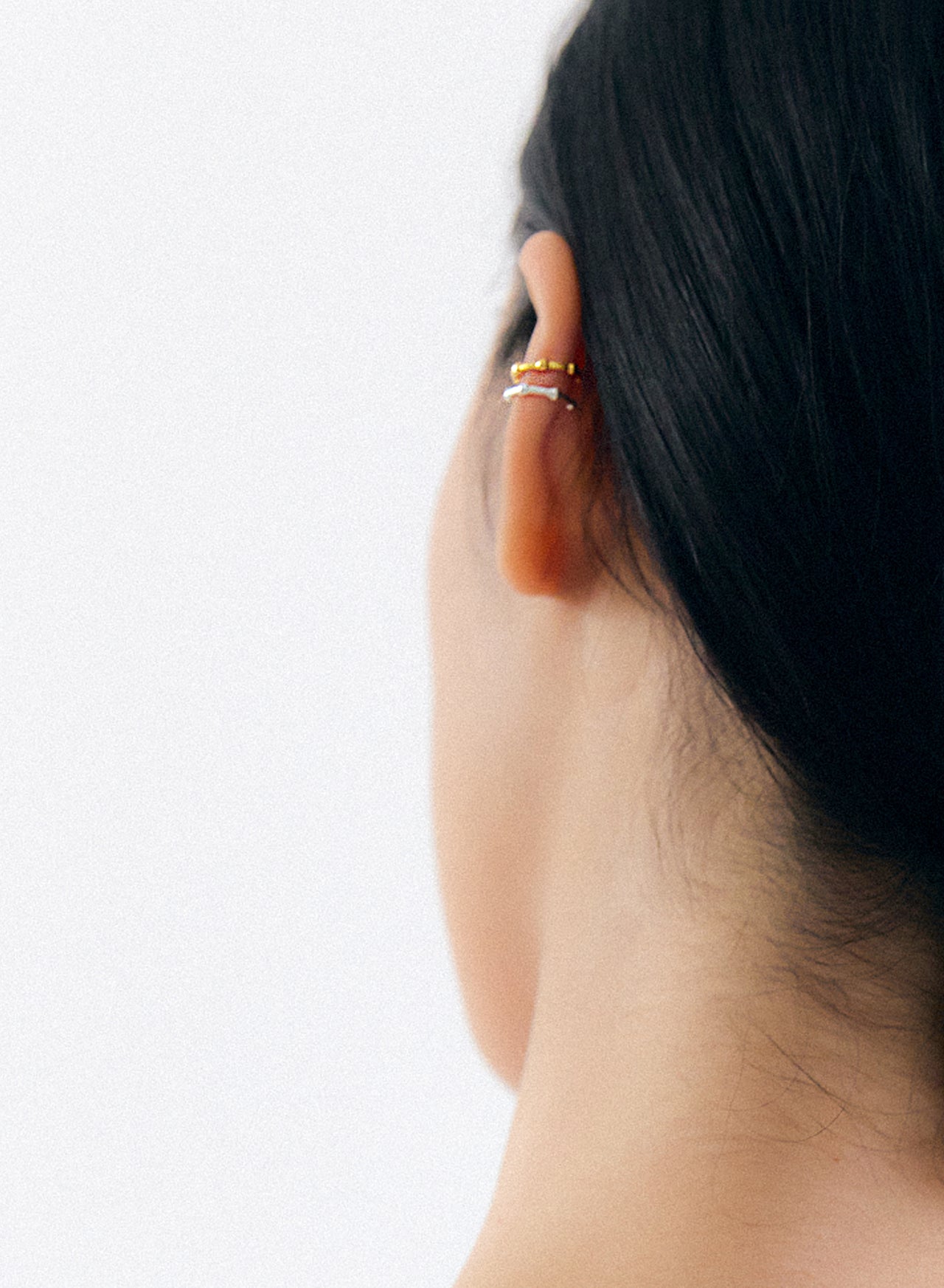 LINE DOTS EAR-CUFF