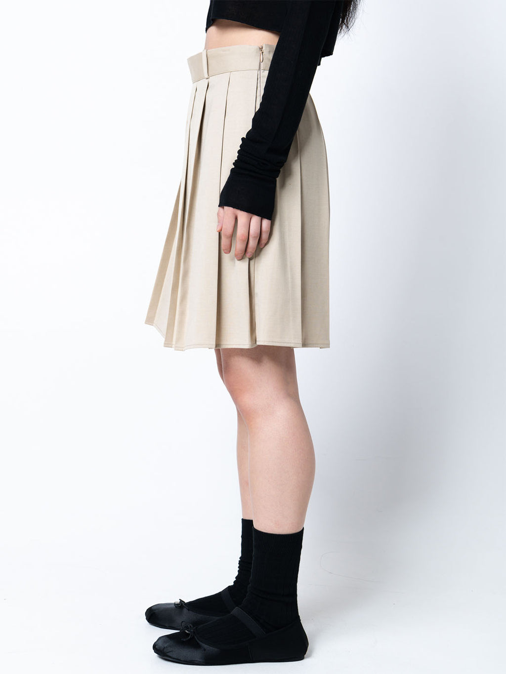 Low-Rise Pleats Skirt