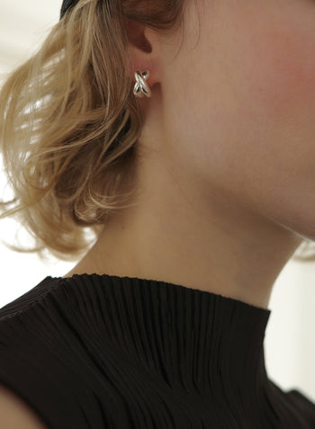 Twisted Knot Hoops
