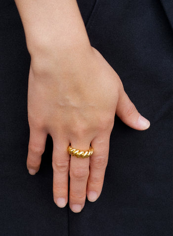 Twist Ring