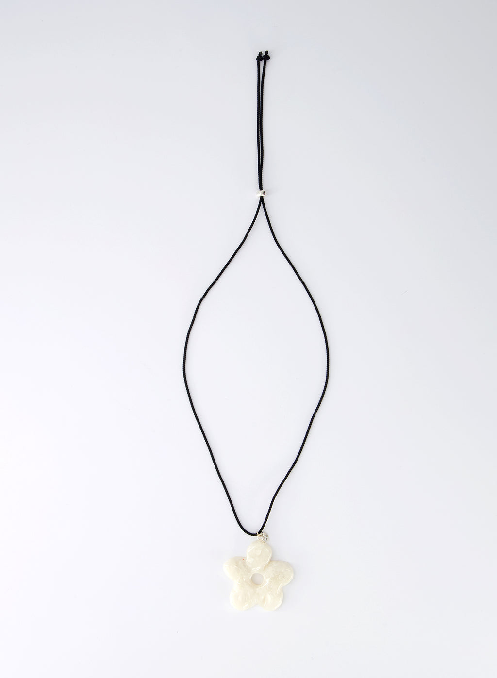 MARBLE DAISY NECKLACE