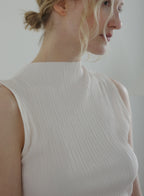 Pleated Sleeveless Top ii ㅡ Cream