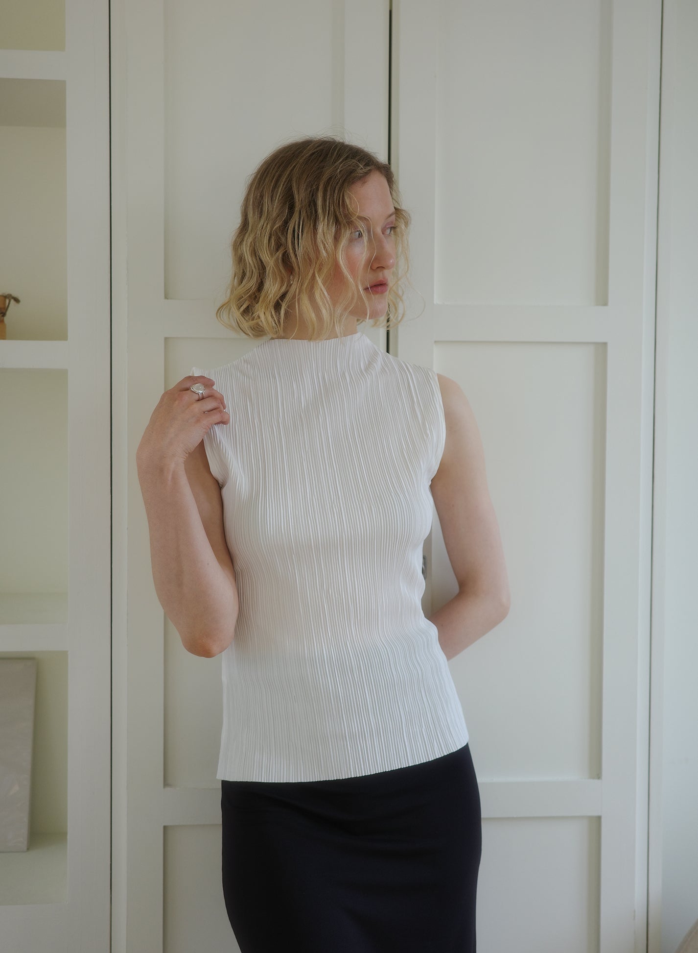 [40%OFF] Pleated Sleeveless Top ii ㅡ White